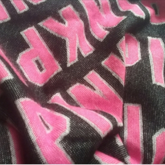 PINK Victorias Secret Neon Blanket Scarf NWT - Picture 2 of 7
